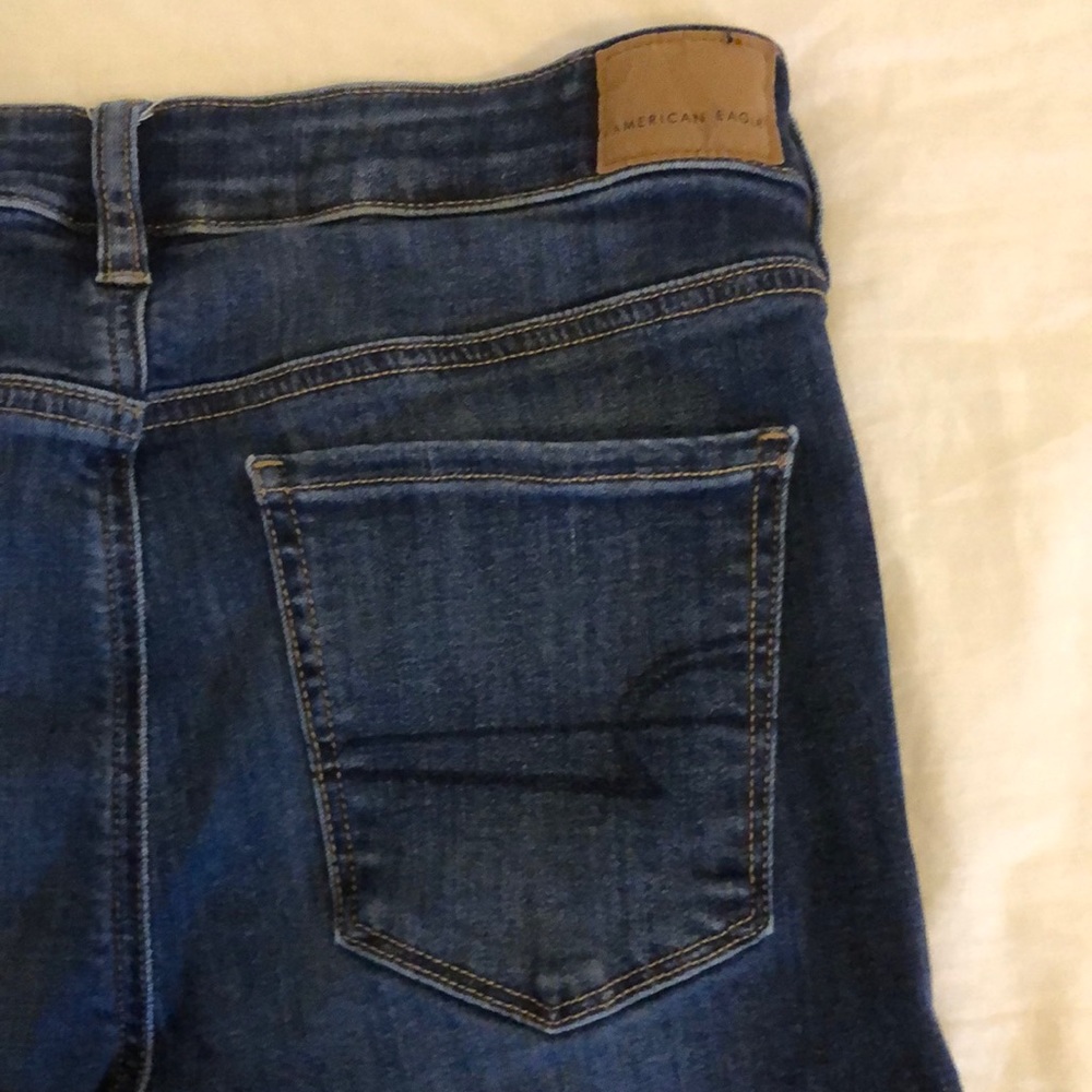 AMERICAN EAGLE HIGH WAISTED JEANS (US 10s)